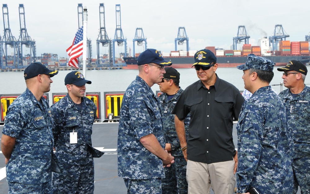 USS Zumwalt (DDG 1000) hosts Panama's SENAN delegation