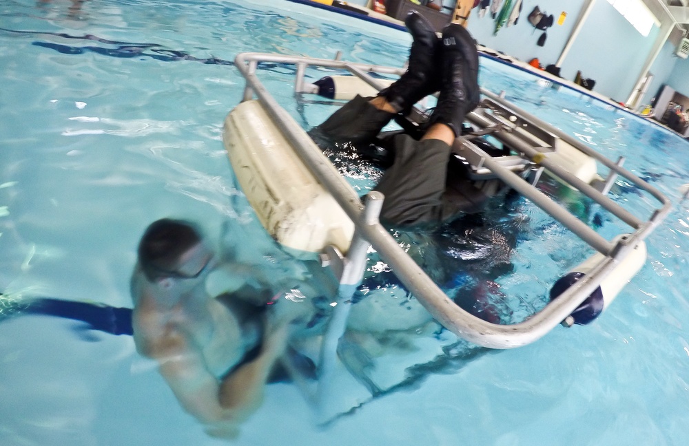 Coast Guard Air Station Houston conducts shallow water egress training
