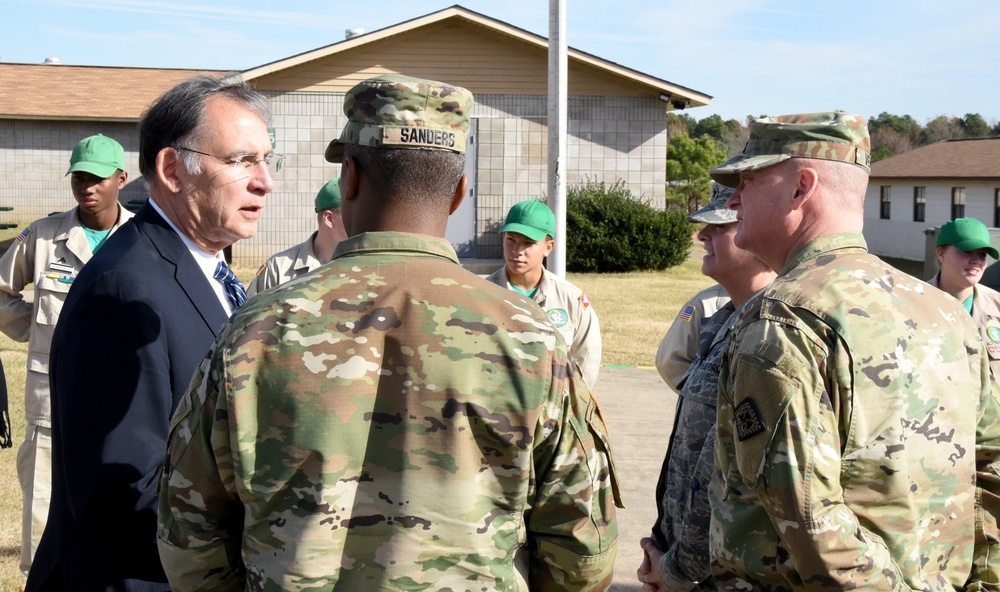 Arkansas' Senator John Boozman Visits Arkansas National Guard Youth ChalleNGe Program