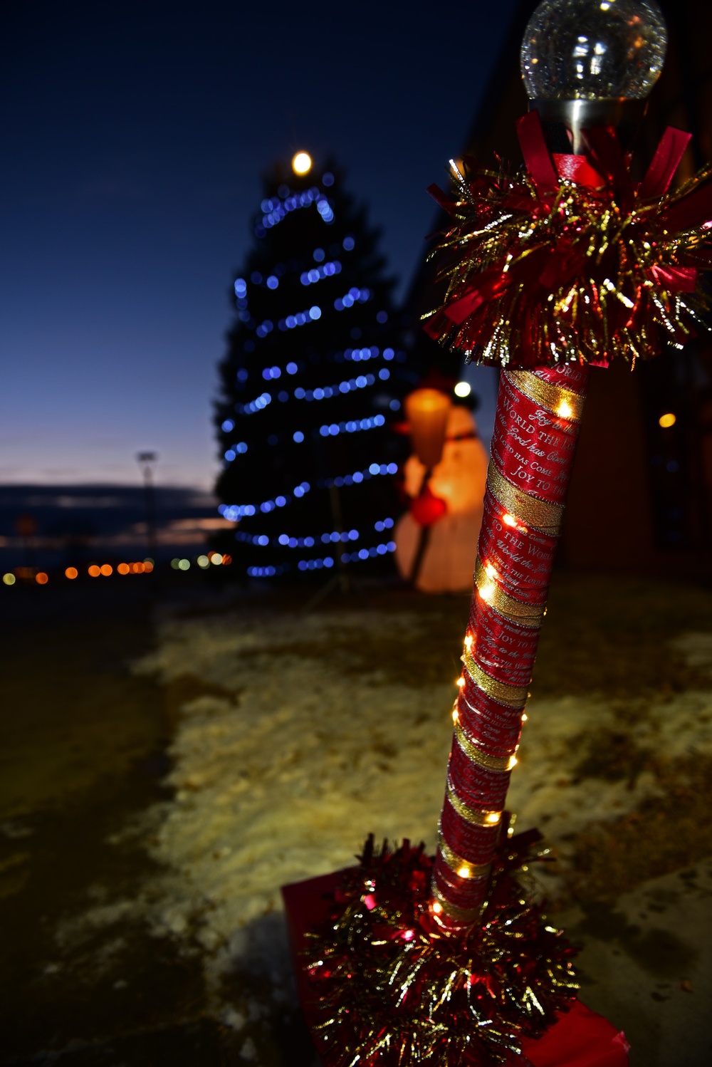 Tree lighting helps brighten holiday season