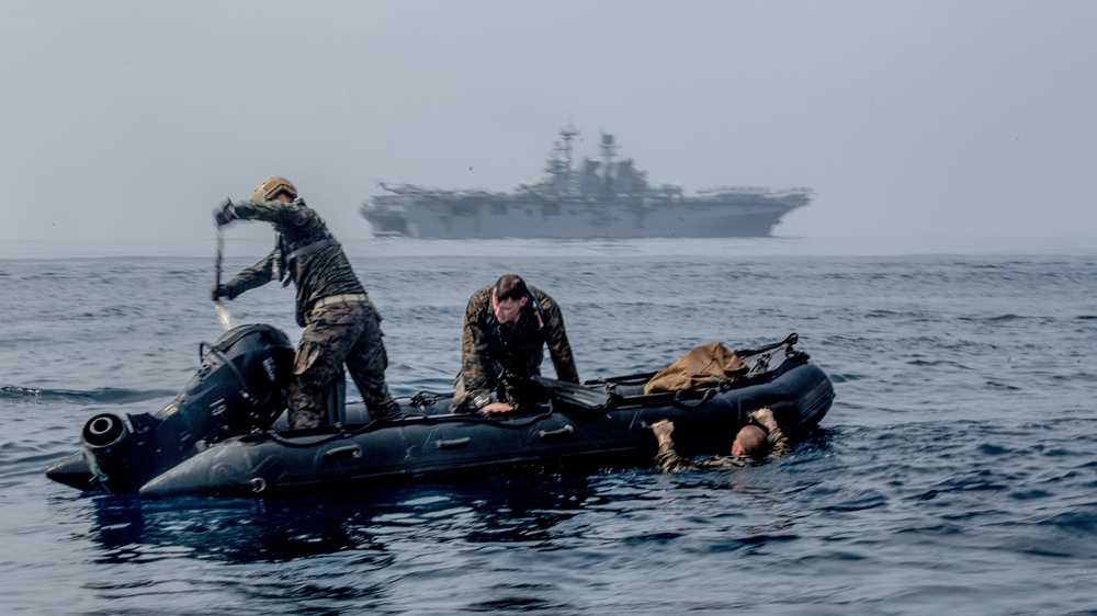 11th Marine Expeditionary Unit Martime Raid Force Conducts Helocasting