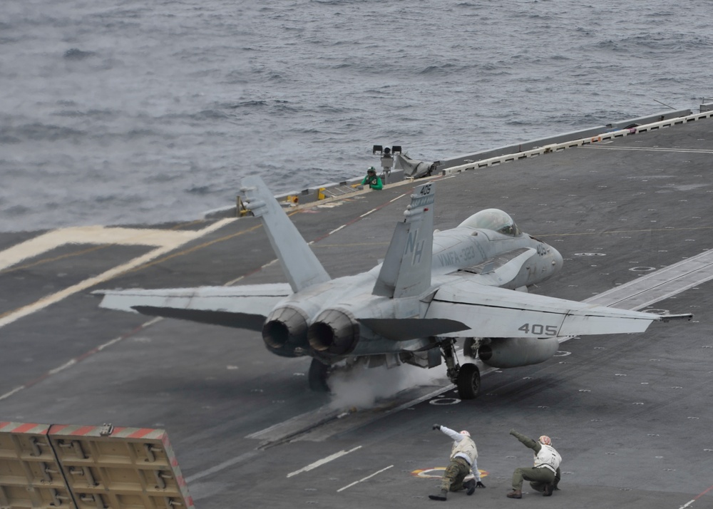 Hornet launches off Nimitz