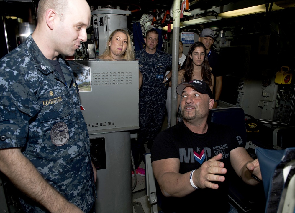 Fox Sports Analyst Jay Glazer Visits With Sailors During Pearl Harbor 75th Commemoration Week