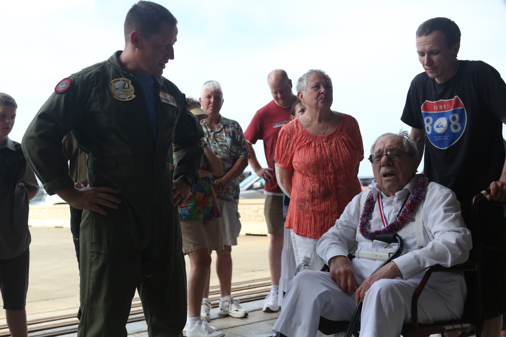 Pearl Harbor survivor shares story with sailors