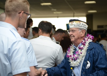 World War II veterans arrive for Pearl Harbor 75th commemoration events