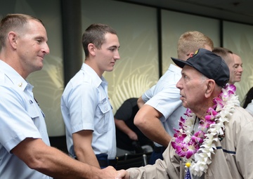 World War II veterans arrive for Pearl Harbor 75th commemoration events