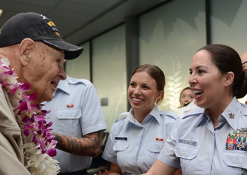 World War II veterans arrive for Pearl Harbor 75th commemoration events