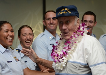 World War II veterans arrive for Pearl Harbor 75th commemoration events
