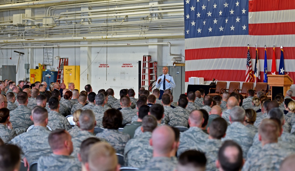 Ford addresses the 132d Wing Ford addresses the 132d Wing