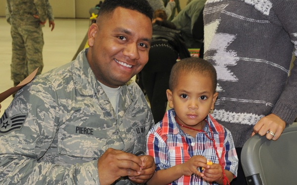 Military members, families enjoy Holiday party