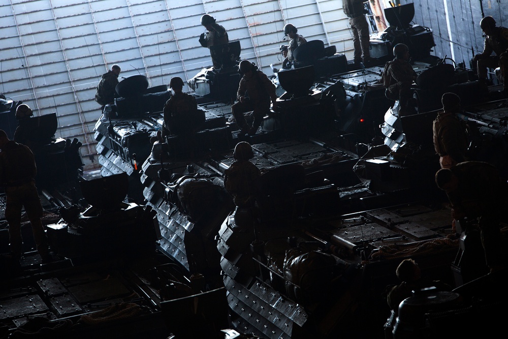 24 MEU Marines conduct ship-to-shore drills