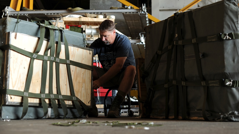 'Be sure slways'; Aerial delivery team ensures knots tied