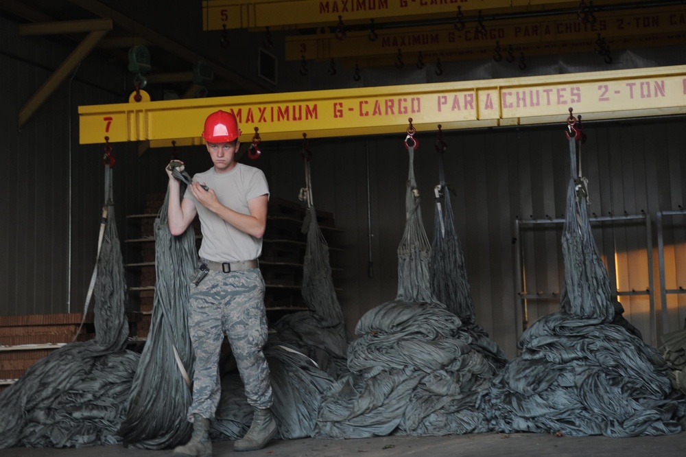 'Be sure slways'; Aerial delivery team ensures knots tied