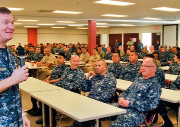 Navy Reserve Chief Invites Sailors' Input on Reserve Force's Future