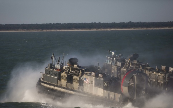 Marines, equipment embark USS Carter Hall (LSD-50) for exercise at sea