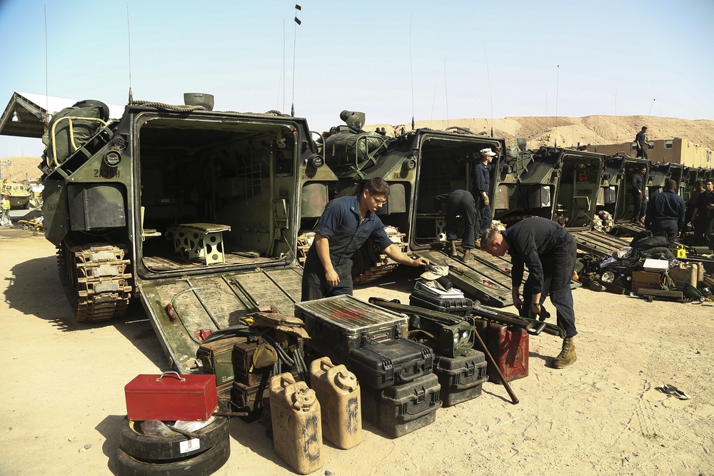 22nd MEU Conducts End Of Deployment Washdown
