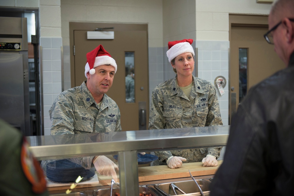 Wing leaders serve Airmen holiday lunch