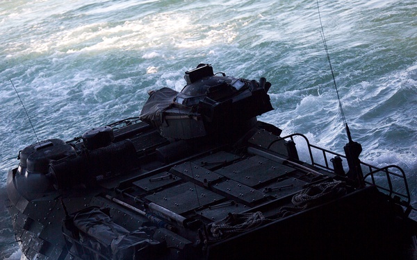 24 MEU Marines conduct ship-to-shore drills