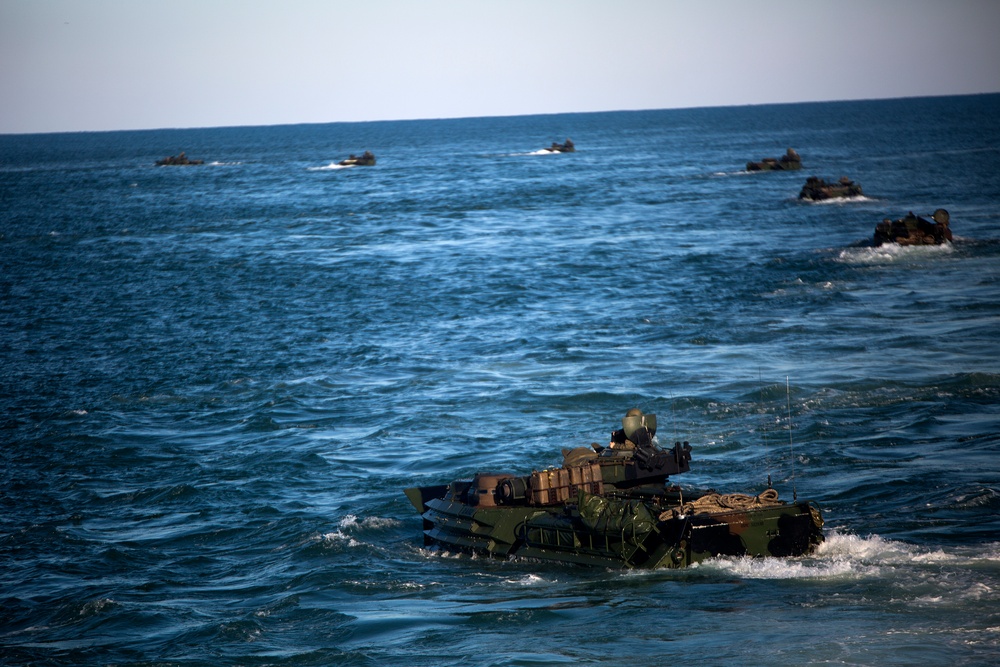 24 MEU Marines conduct ship-to-shore drills