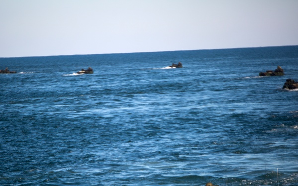 24 MEU Marines conduct ship-to-shore drills