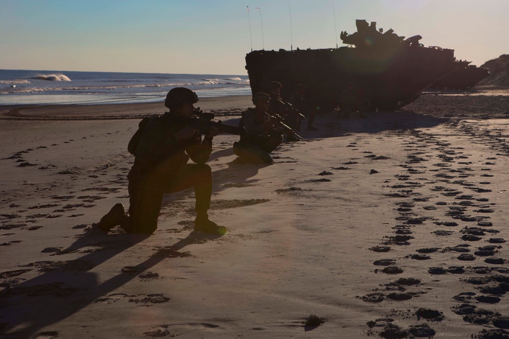 24 MEU Marines conduct ship-to-shore drills