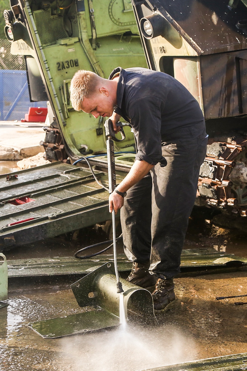 22nd MEU Conducts End Of Deployment Washdown