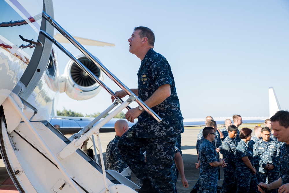 Vice Adm. McCollum visits Hawaii Sailors