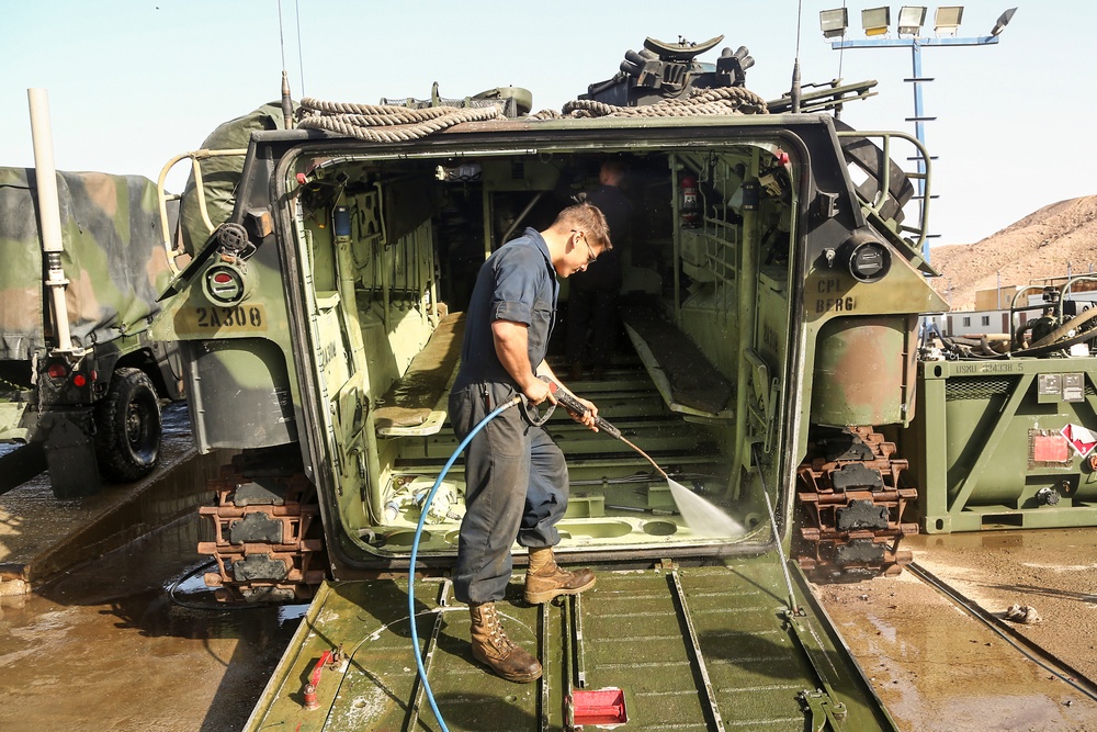 22nd MEU Conducts End Of Deployment Washdown