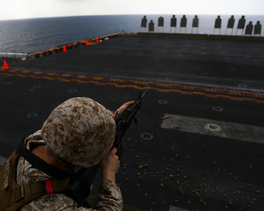 22nd MEU Conducts a Live Fire Weapons Shoot.