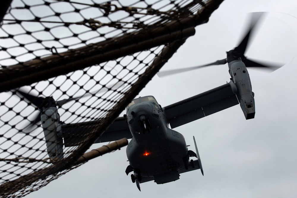 Marines, Sailors train for strait passage during ARGMEUEX