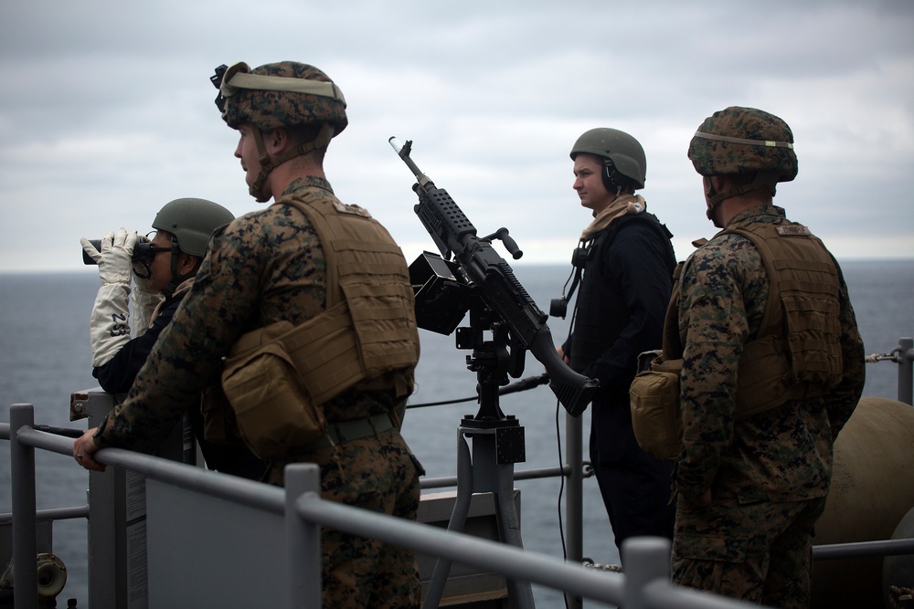 Marines, Sailors train for strait passage during ARGMEUEX