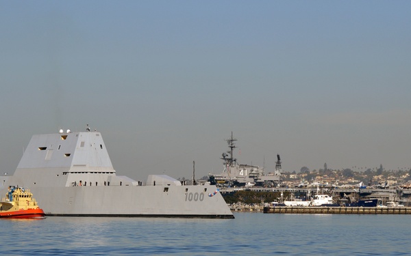 USS Zumwalt (DDG 1000) Arrives in San Diego