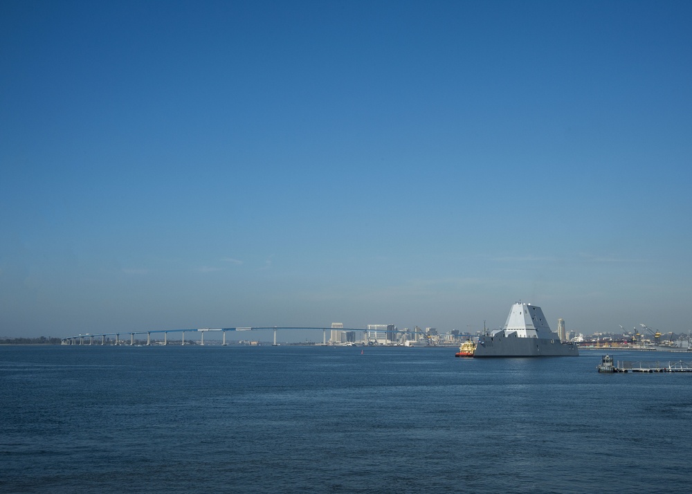 USS Zumwalt (DDG 1000) Arrives in San Diego