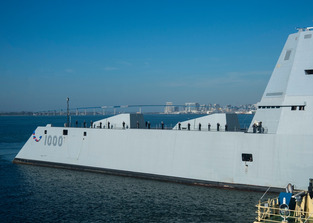 USS Zumwalt (DDG 1000) Arrives in San Diego