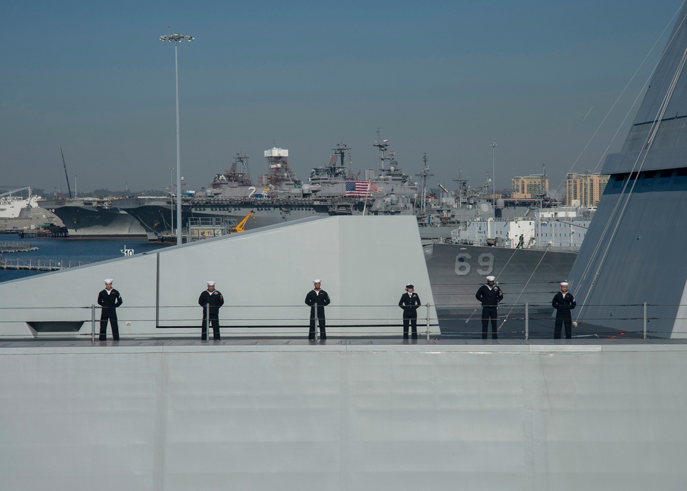 USS Zumwalt (DDG 1000) Arrives in San Diego