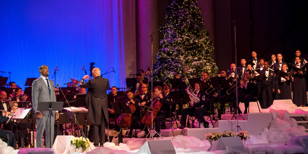 United States Air Force Band plays holiday concert for DC students at DAR Constitution Hall