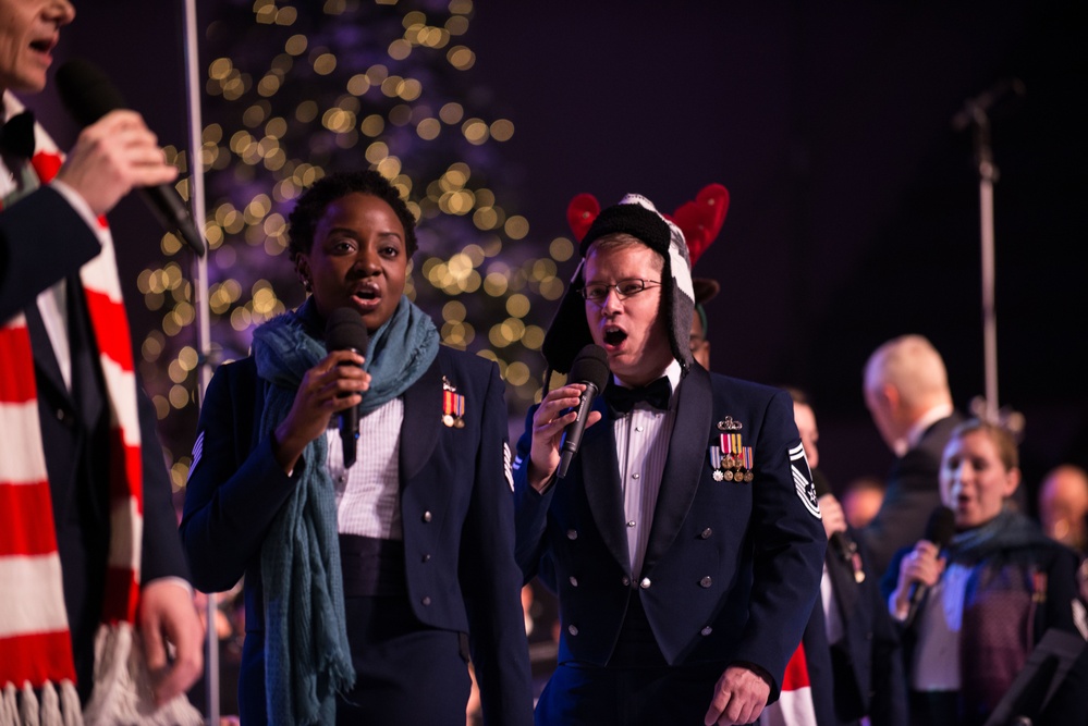 United States Air Force Band plays holiday concert for DC students at DAR Constitution Hall