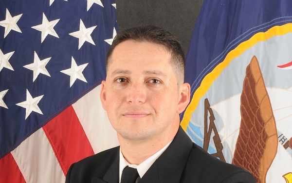 IW Sailor Sets Out for Capitol Hill