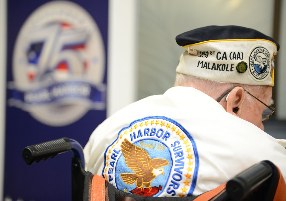 World War II veterans depart after Pearl Harbor 75th commemoration events