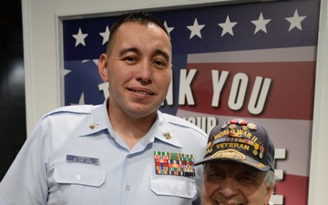 World War II veterans depart after Pearl Harbor 75th commemoration events
