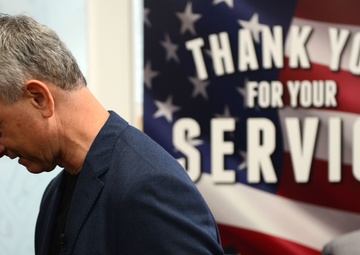 World War II veterans depart after Pearl Harbor 75th commemoration events