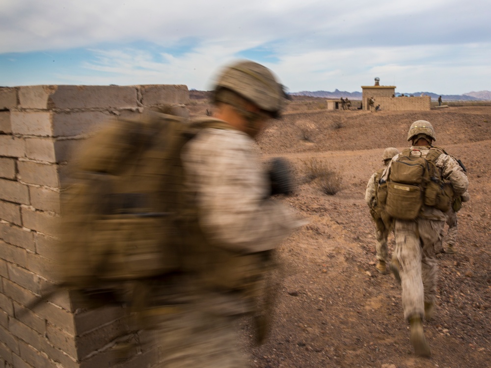 Steel Knight 2017: 3/5 Conducts Aerial Insertion and Battalion Level Raids