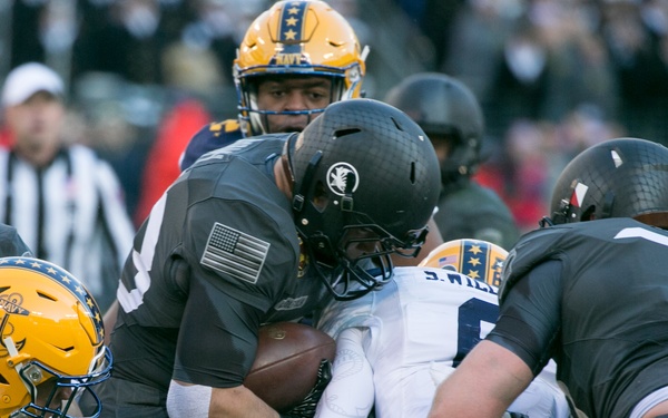 Army defeats Navy 21-17 in the 2016 Army Navy Game