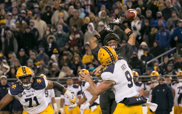 Army defeats Navy 21-17 in the 2016 Army Navy Game