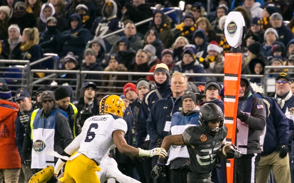 Army defeats Navy 21-17 in the 2016 Army Navy Game