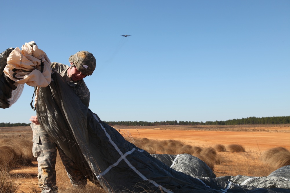 Recovers parachute