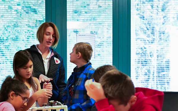 Students build ROVs at Mullenix Ridge Elementary School STEM Event