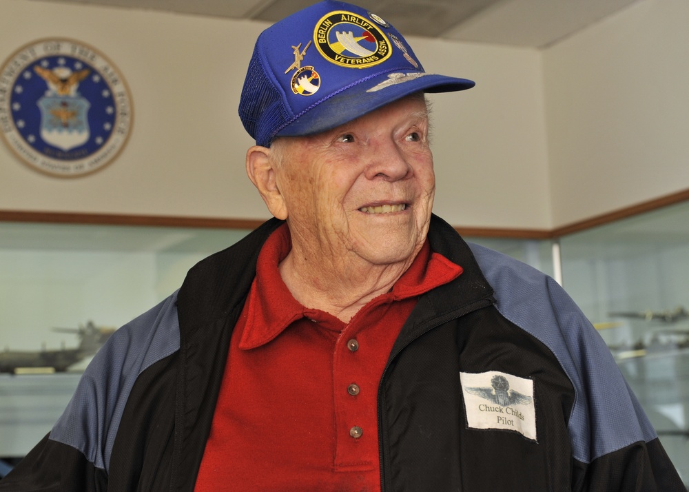 Berlin Airlift pilot recalls training at Great Falls