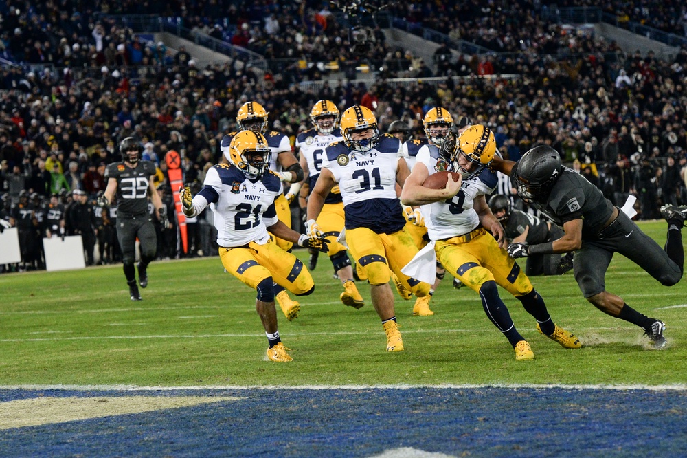 Army Footballers End Drought, Beat Navy, 21-17 > U.S. Department of Defense  > Defense Department News