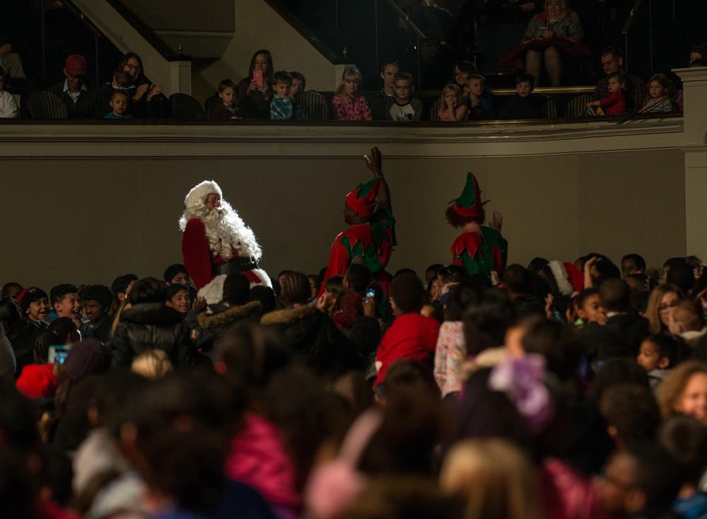 United States Air Force Band plays holiday concert for DC students at DAR Constitution Hall